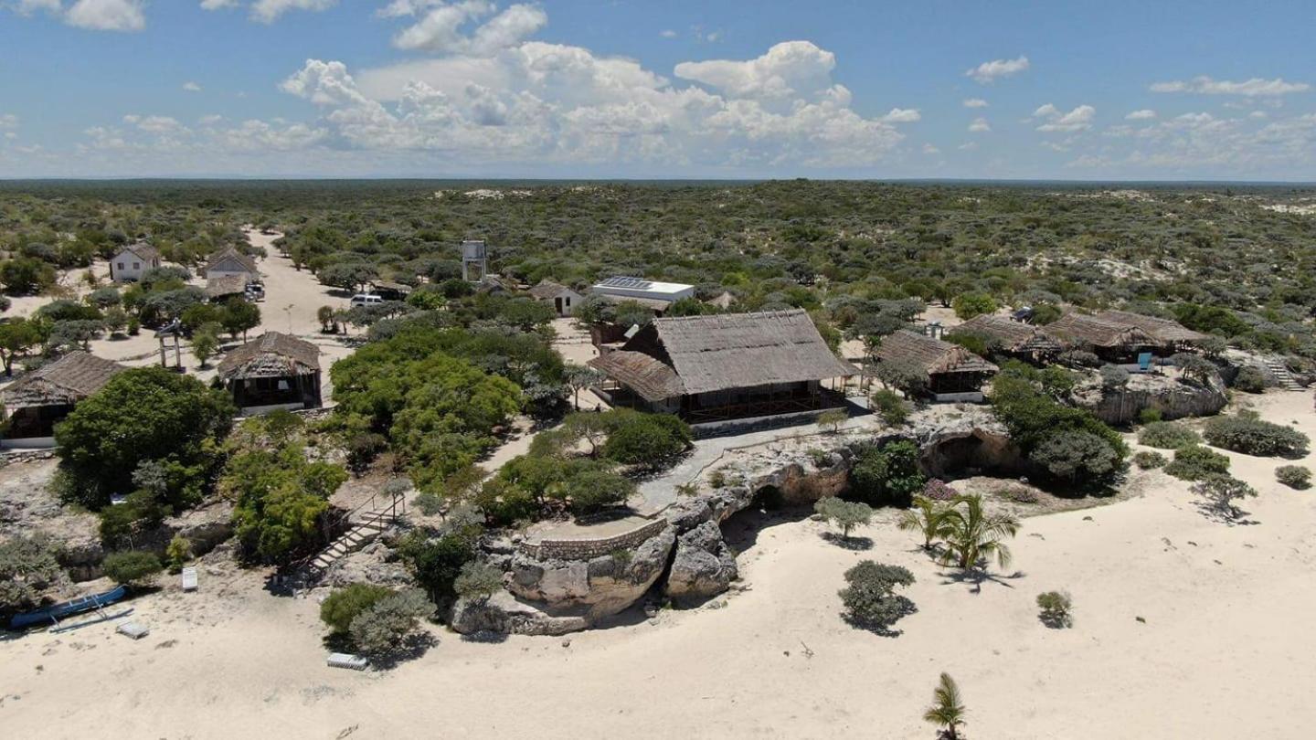 Shangri-La Lodge Ambatomilo Extérieur photo
