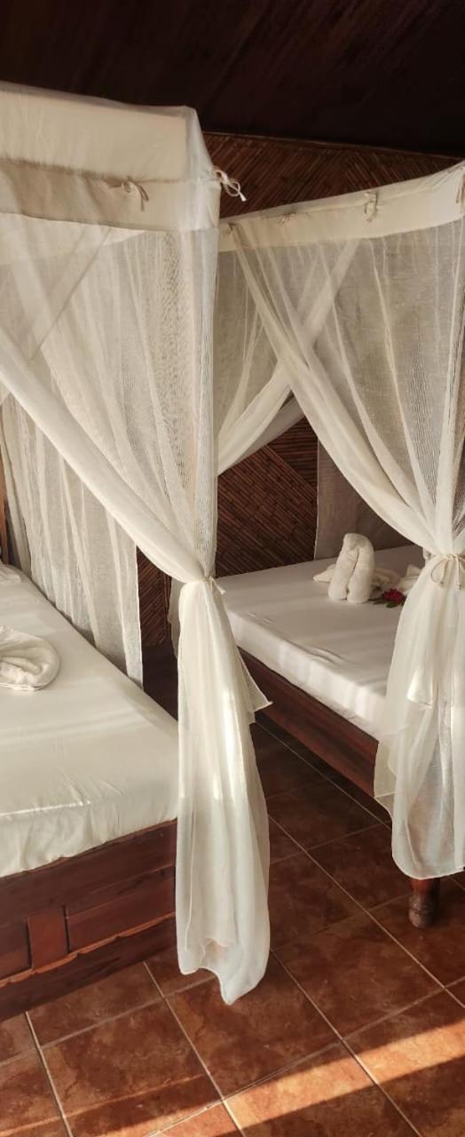 Shangri-La Lodge Ambatomilo Extérieur photo