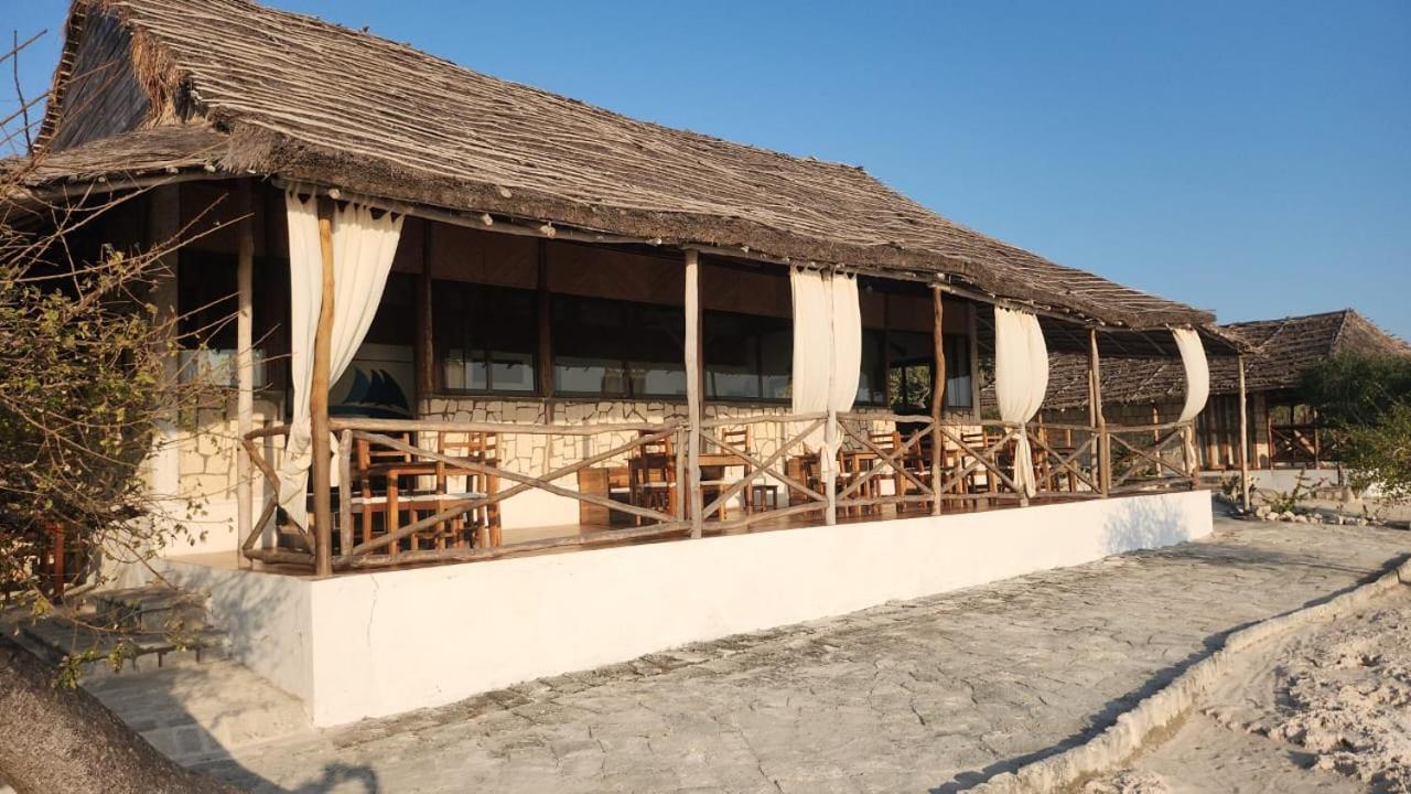 Shangri-La Lodge Ambatomilo Extérieur photo